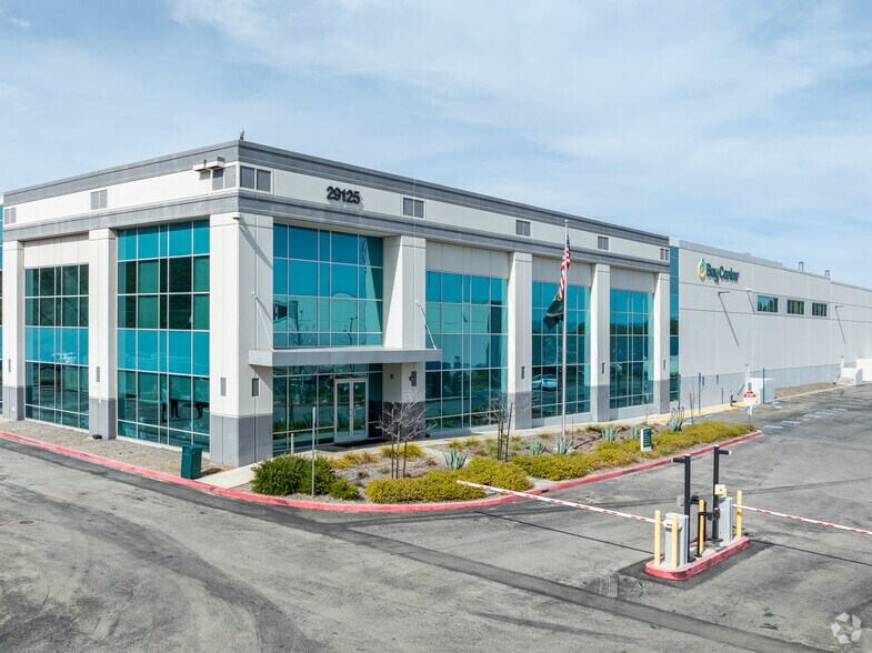29040 Avenue Valley View, Valencia, CA à louer - Photo principale – Image 2 sur 7