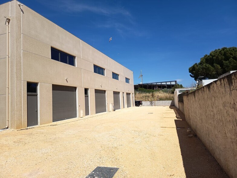 Local d’activités dans La Seyne-sur-Mer à louer - Photo de l’immeuble – Image 2 sur 4