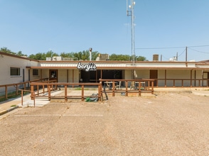 200 N San Jacinto St, Whitney, TX à louer Photo de l’immeuble– Image 1 sur 18
