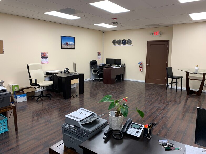 1103 Morse Ave, Schaumburg, IL à louer - Photo intérieure – Image 3 sur 23