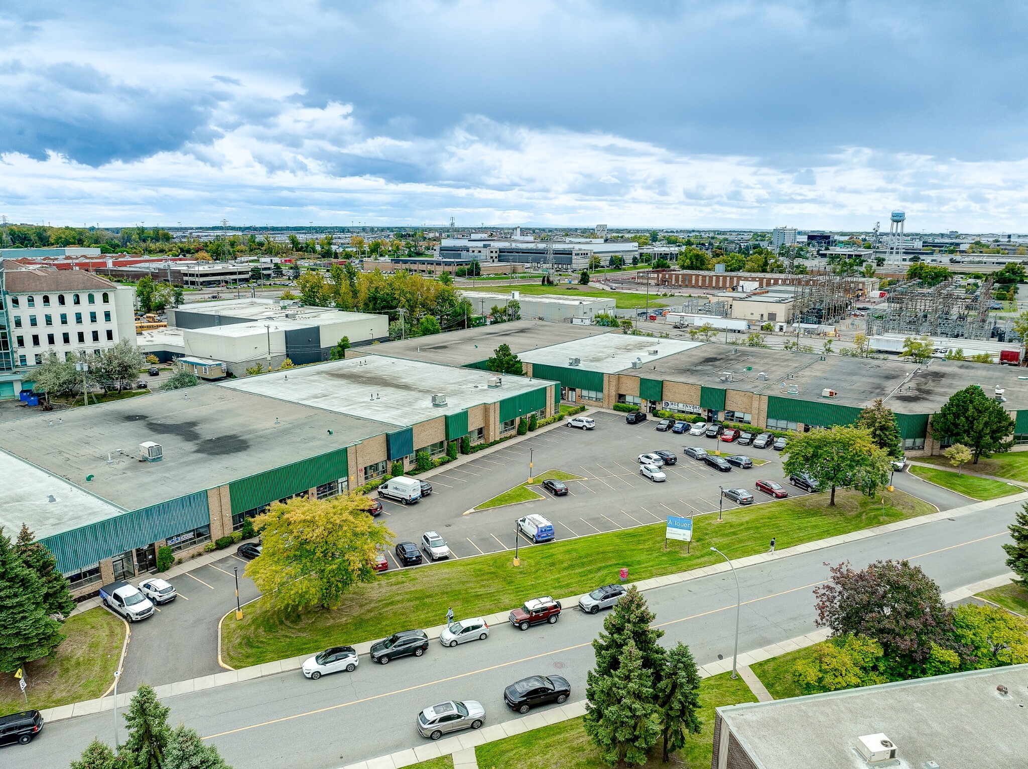 340-380 Rue Isabey, Montréal, QC à louer Photo principale– Image 1 sur 16