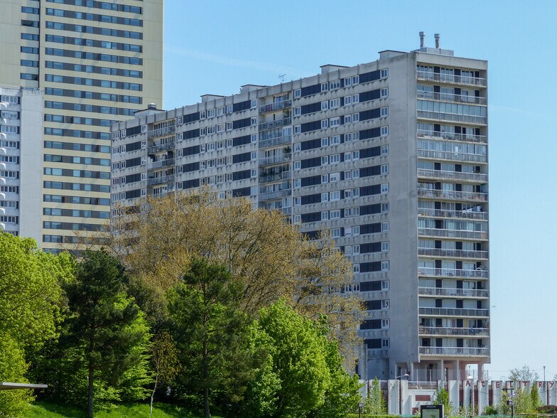 Local commercial dans Bagnolet à louer - Photo de l’immeuble – Image 2 sur 5