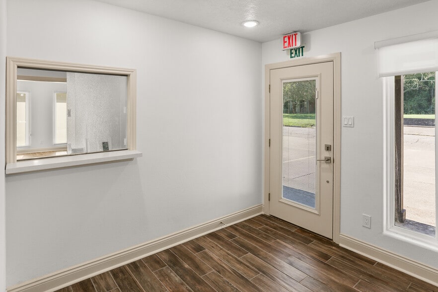 1807 Grand Ave, Liberty, TX à louer - Photo intérieure – Image 3 sur 11
