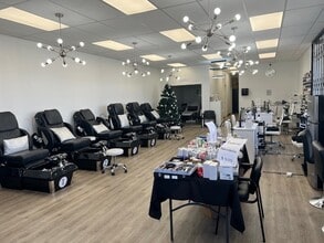 1201-1223 E 17th St, Santa Ana, CA à louer Photo intérieure– Image 2 sur 14