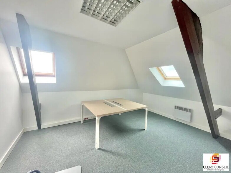 Bureau dans Rouen à louer - Photo de l’immeuble – Image 1 sur 12