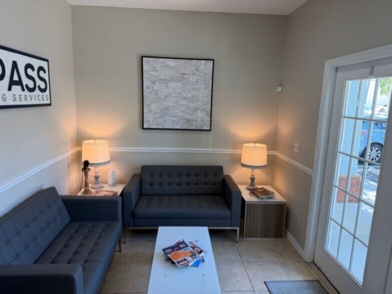 12167-12169 W Linebaugh Ave, Tampa, FL à louer - Photo de l’immeuble – Image 3 sur 13