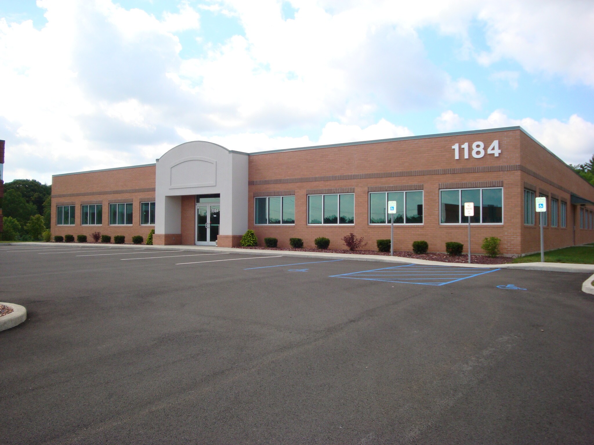1184 Troy Schenectady Rd, Latham, NY à louer Photo principale– Image 1 sur 4