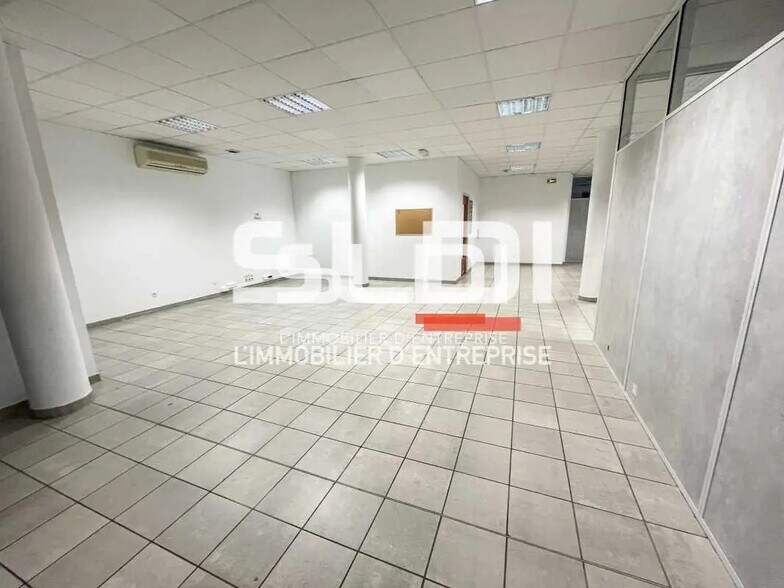 Bureau dans OULLINS-PIERRE-BÉNITE à louer - Photo de l’immeuble – Image 3 sur 8
