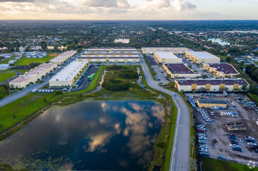 10380 W State Road 84, Davie, FL à louer - Aérien – Image 2 sur 27