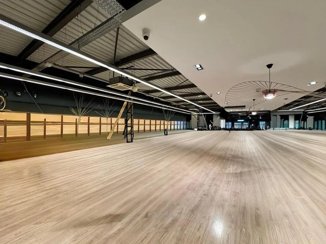 Local commercial dans Salaise-sur-Sanne à louer Photo de l’immeuble– Image 1 sur 4