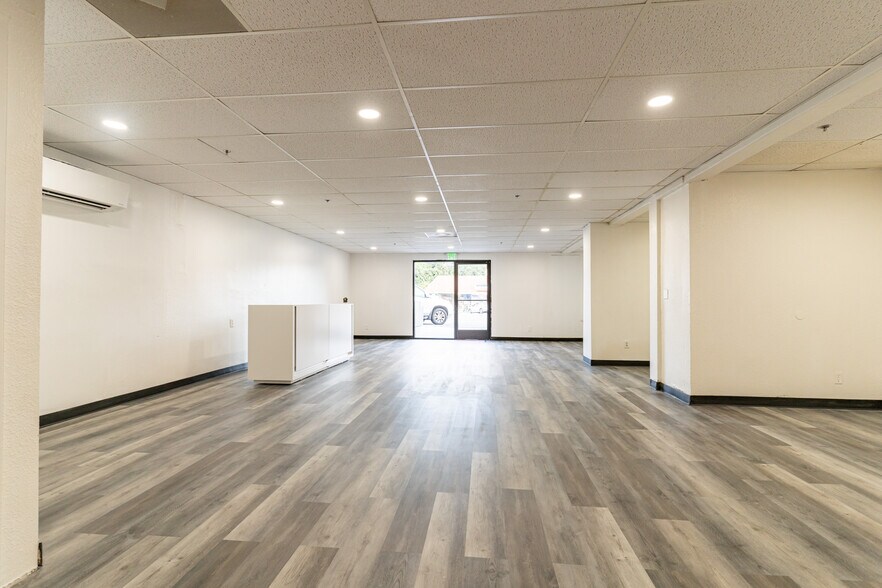 6172-6196 University Ave, San Diego, CA à louer - Photo intérieure – Image 2 sur 17
