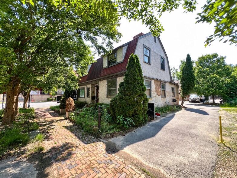 1 Swan St, Asheville, NC à vendre - Photo principale – Image 1 sur 42