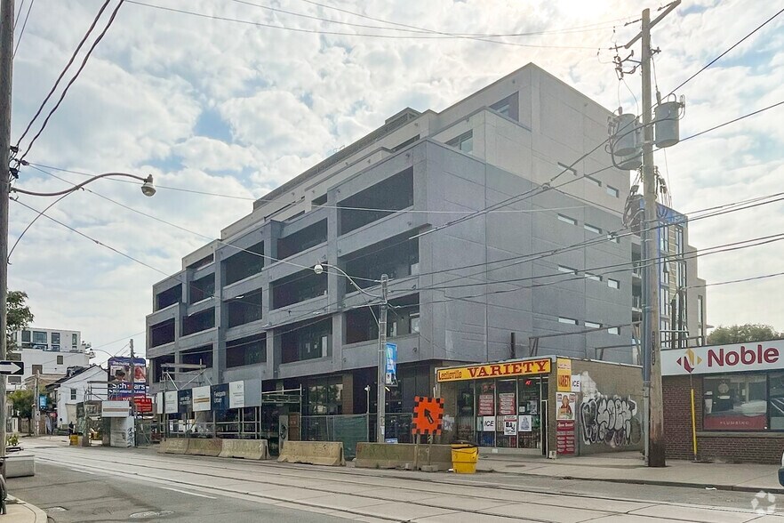 1285 Queen St E, Toronto, ON à vendre - Photo de l’immeuble – Image 3 sur 3