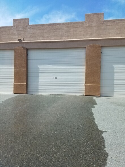 22406 N Black Canyon Hwy, Phoenix, AZ à vendre - Photo de l’immeuble – Image 1 sur 5