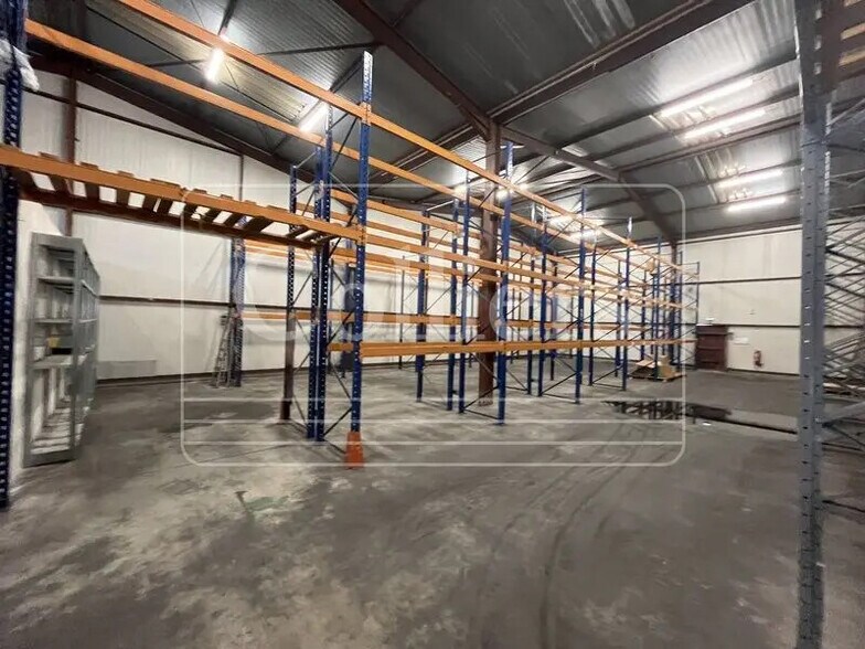 Industriel/Logistique dans Aubagne à louer - Photo de l’immeuble – Image 3 sur 8