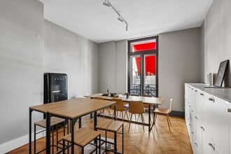 35 Rue De Rome, Paris à louer Photo intérieure– Image 1 sur 13