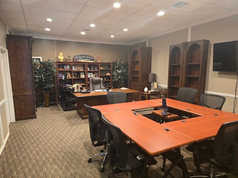 214 Elm Pl, Broken Arrow, OK à vendre - Photo de l’immeuble – Image 3 sur 11