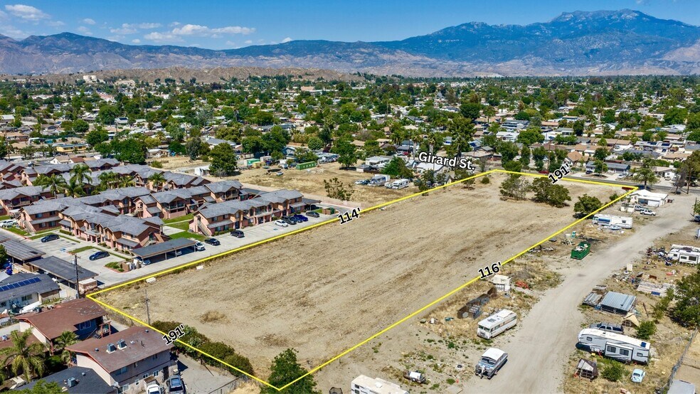 26405 Girard St, Hemet, CA à vendre - Photo de l’immeuble – Image 3 sur 8