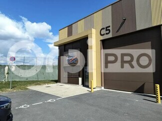 Plus de détails pour Local d'activités à louer