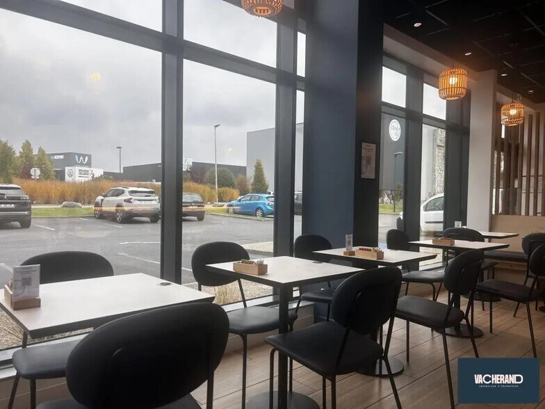 Local commercial dans Lesquin à louer - Photo de l’immeuble – Image 3 sur 4