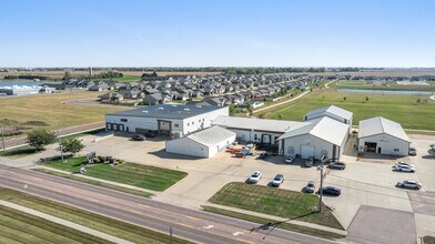 451 E 1st St, Tea, SD à louer Aérien– Image 2 sur 21
