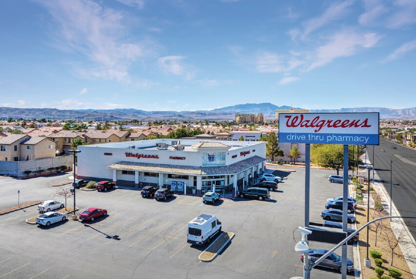 385 E Silverado Ranch Blvd, Las Vegas, NV à vendre - Photo de l’immeuble – Image 2 sur 9