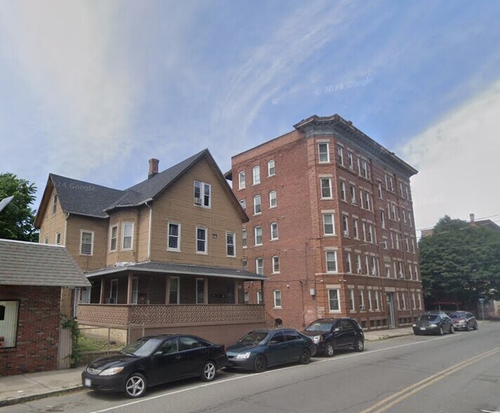 859-861 Main St, Holyoke, MA à vendre - Photo de l’immeuble – Image 2 sur 3