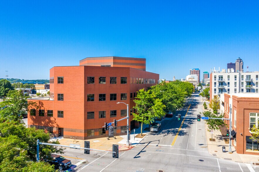 500 E Court Ave, Des Moines, IA à louer - Photo de l’immeuble – Image 3 sur 6