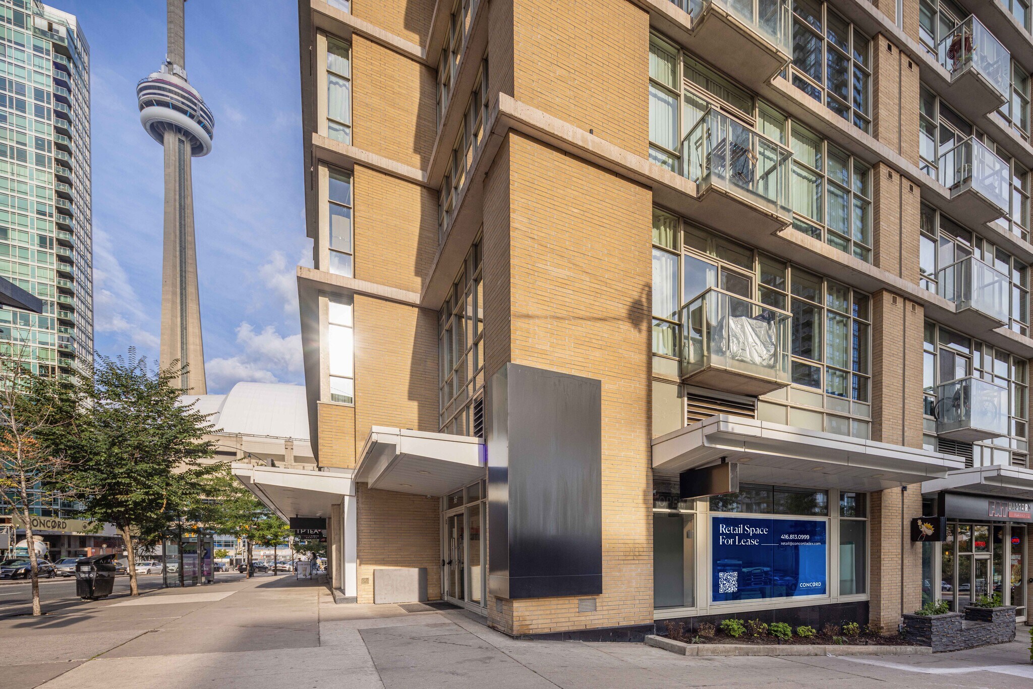 363 Bremner Blvd, Toronto, ON à louer Photo de l’immeuble– Image 1 sur 8