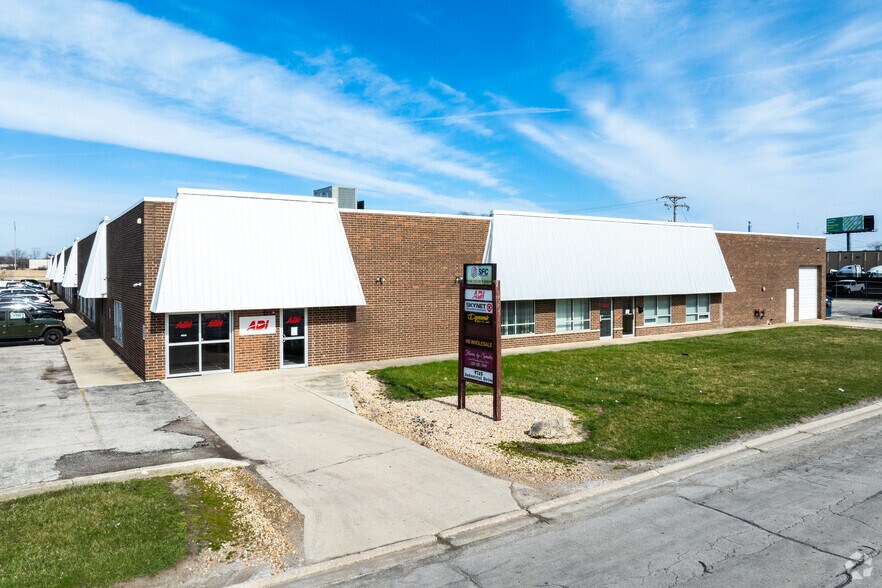 9745 Industrial Dr, Bridgeview, IL à louer - Photo principale – Image 1 sur 6
