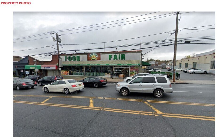 241-11 Linden Blvd, Elmont, NY à louer - Photo de l’immeuble – Image 3 sur 4