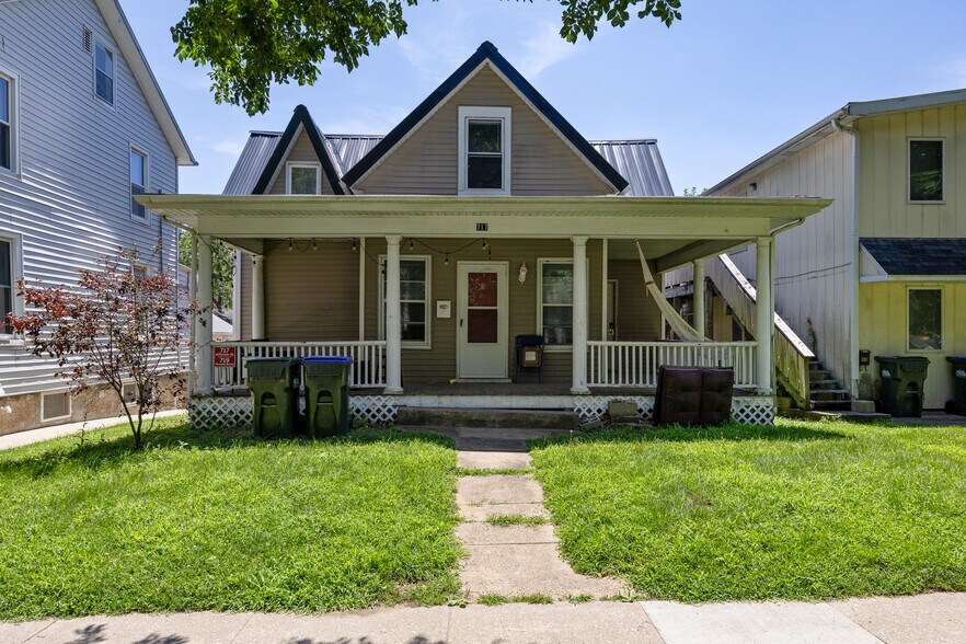 717 E Jefferson St, Iowa City, IA à vendre - Photo de l’immeuble – Image 1 sur 5