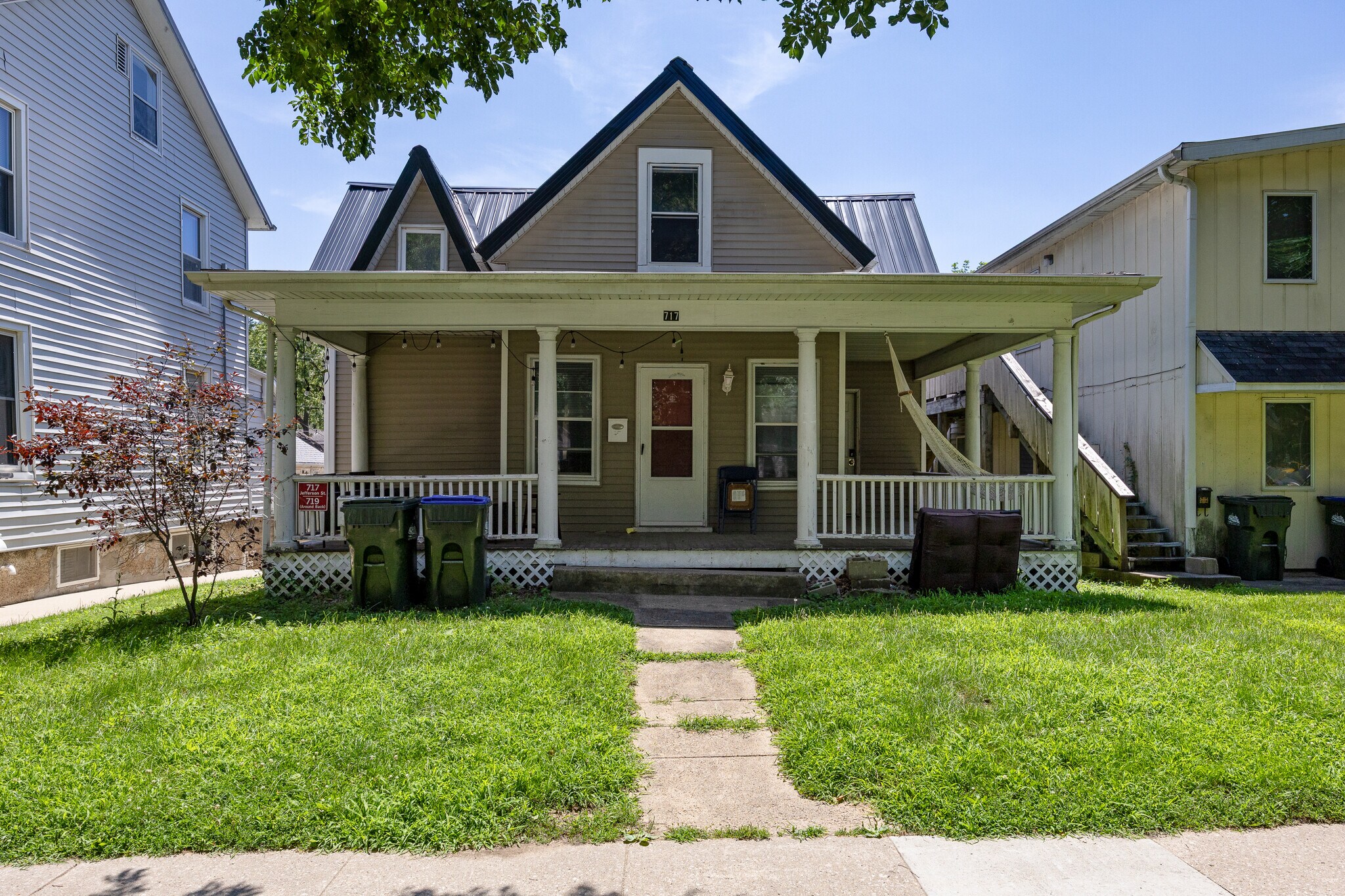 717 E Jefferson St, Iowa City, IA à vendre Photo de l’immeuble– Image 1 sur 6