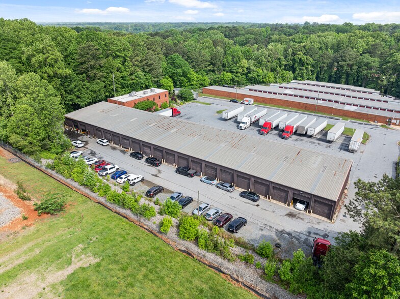 4266 Winters Chapel Rd, Atlanta, GA à louer - Photo de l’immeuble – Image 3 sur 11