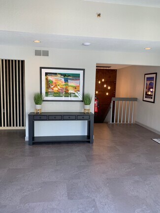 Plus de détails pour 5702 Elaine Dr, Rockford, IL - Bureau à louer