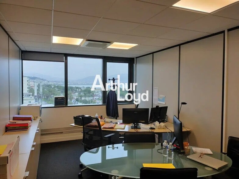 Bureau dans Nice à louer - Photo intérieure – Image 2 sur 7