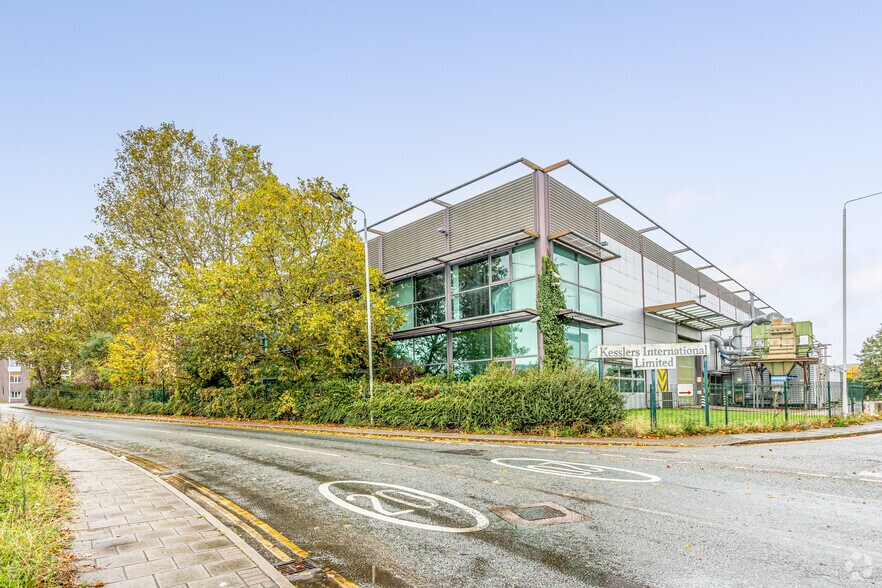 International Business Park Stratford, Londres à louer - Photo de l’immeuble – Image 3 sur 3