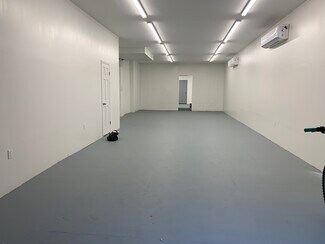 Plus de détails pour 898 McDonald Ave, Brooklyn, NY - Bureau/Local commercial à louer