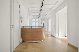 79 Rue Jouffroy D'Abbans, Paris à louer Photo de l’immeuble– Image 2 sur 7