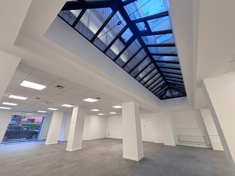13 Queen Sq, Bristol à louer - Photo de l’immeuble – Image 2 sur 5