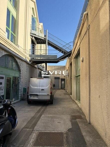 Local d’activités dans Marseille à louer - Photo de l’immeuble – Image 2 sur 5