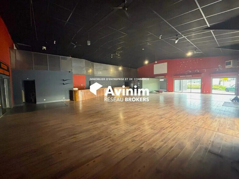 Local commercial dans Besançon à vendre - Photo de l’immeuble – Image 2 sur 5