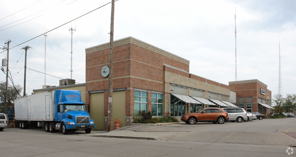 100-204 E Capitol Dr, Milwaukee, WI à louer - Photo de l’immeuble – Image 3 sur 8