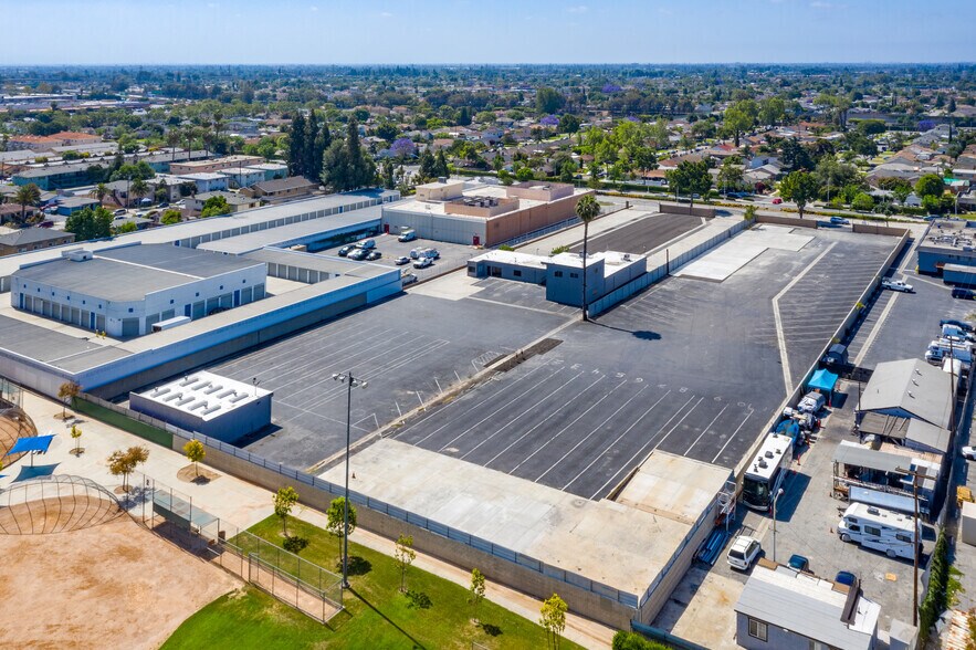 9607-9623 Imperial Hwy, Downey, CA à louer - Photo de l’immeuble – Image 2 sur 3