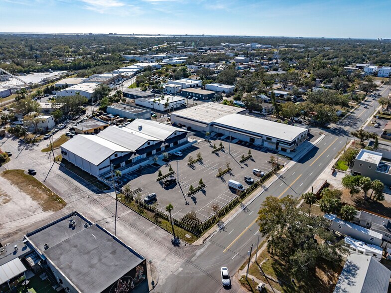 2450 5th Ave S, Saint Petersburg, FL à vendre - Photo principale – Image 1 sur 20