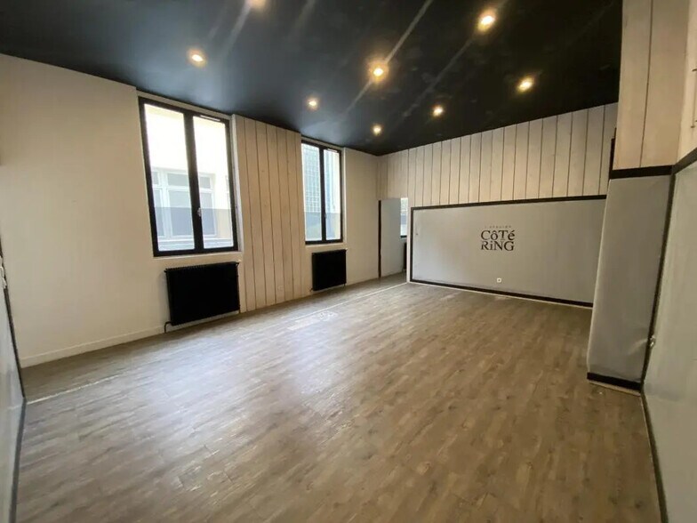 Bureau dans Paris à vendre - Photo de l’immeuble – Image 2 sur 9