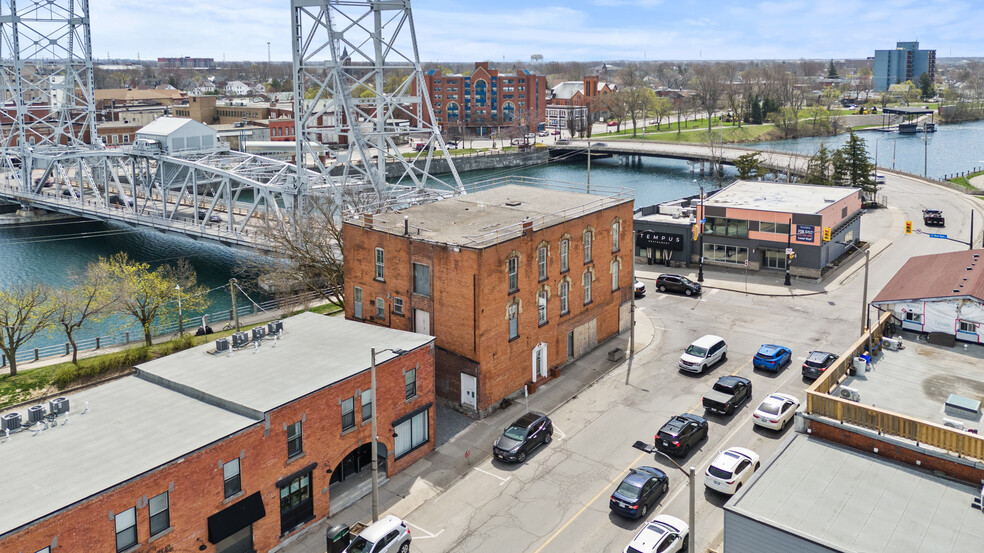 28 W Main St, Welland, ON à vendre - Photo de l’immeuble – Image 2 sur 7