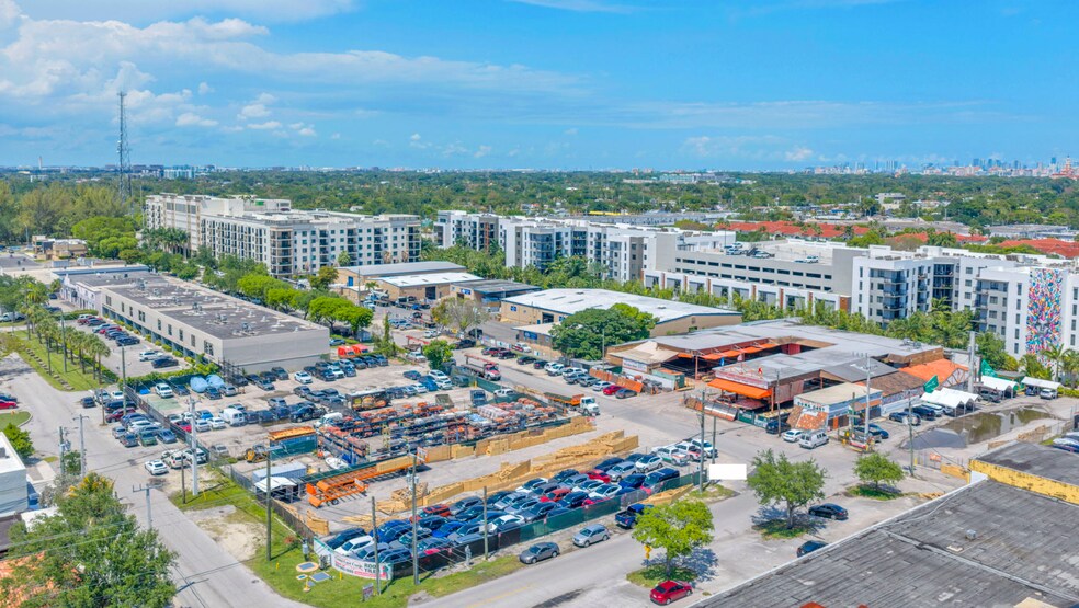 4385 SW 70th Ct, Miami, FL à vendre - Photo de l’immeuble – Image 2 sur 4