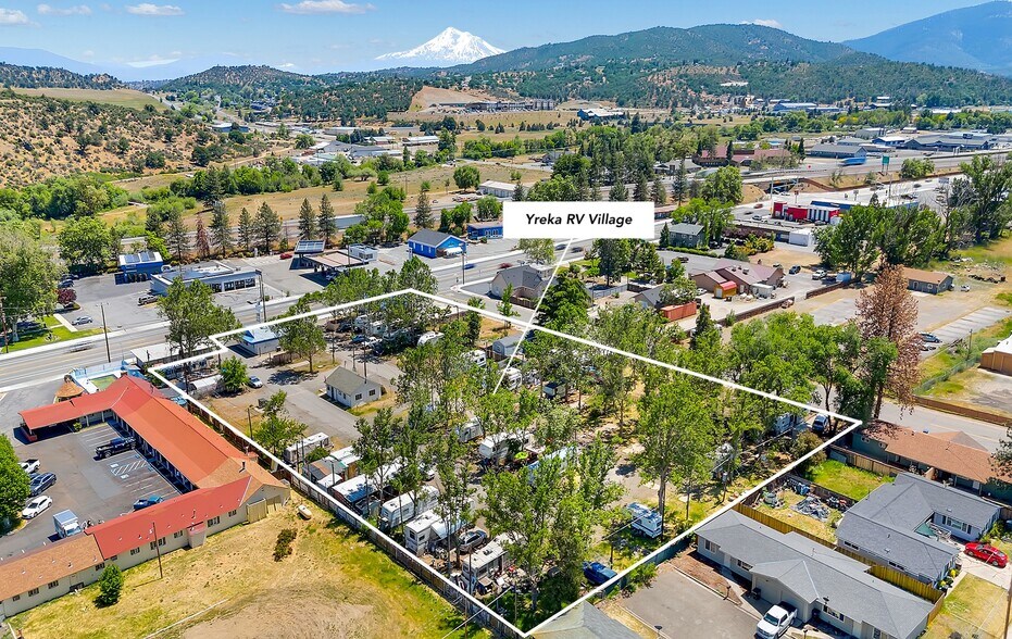 1241 S Main St, Yreka, CA à vendre - Photo de l’immeuble – Image 2 sur 30