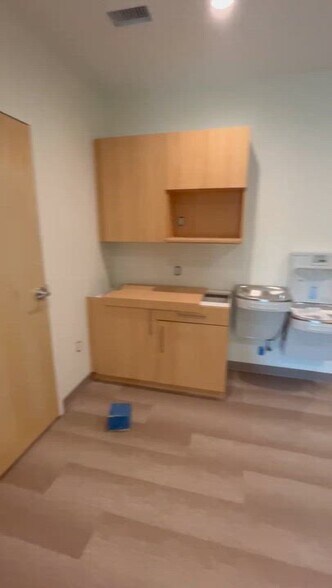 814 Johnnie Dodds Blvd, Mount Pleasant, SC à louer - Vidéo sur l’annonce professionnelle – Image 2 sur 13